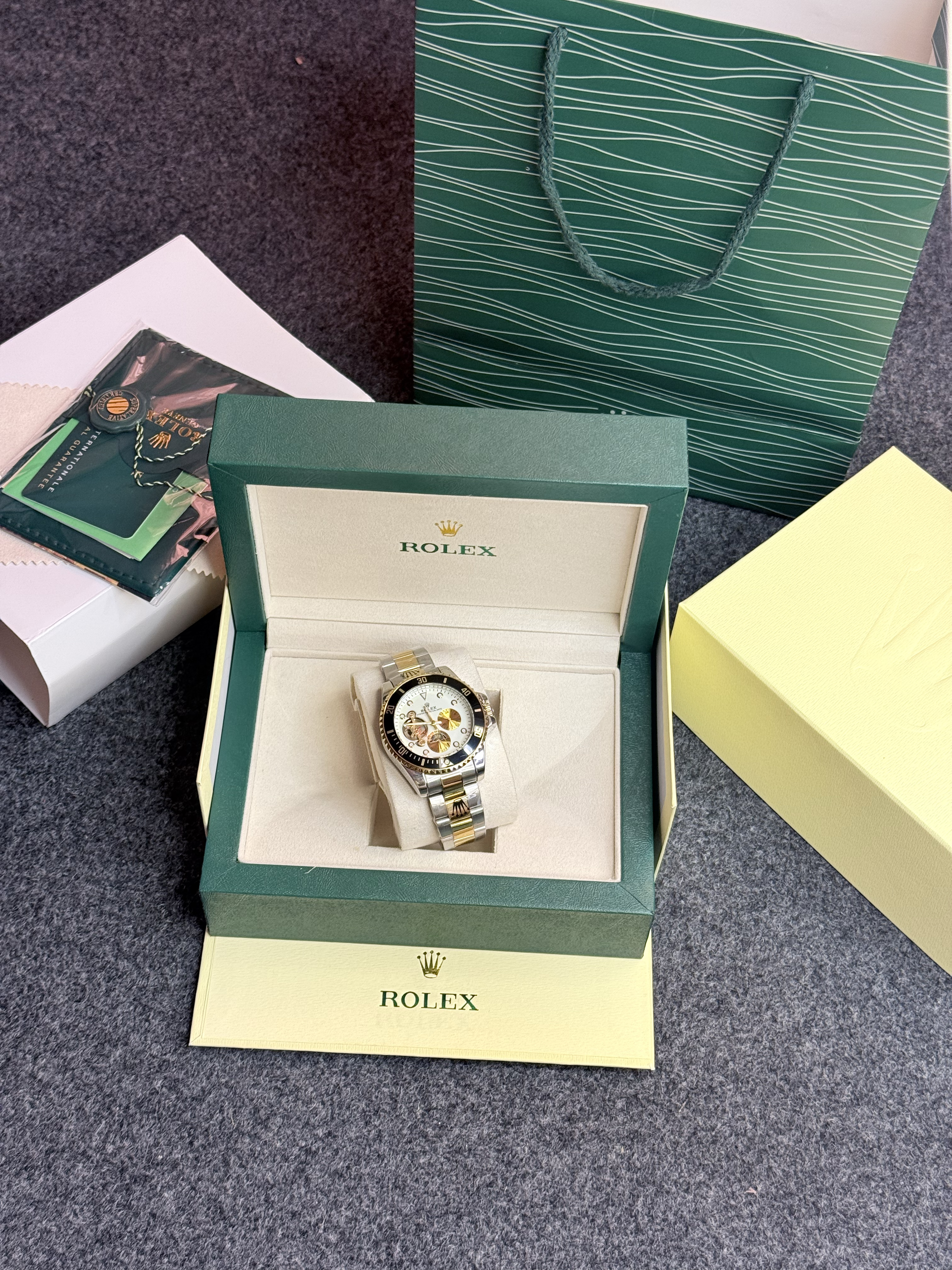 Submariner, inspire Luxury Ivory & Gold Fusion